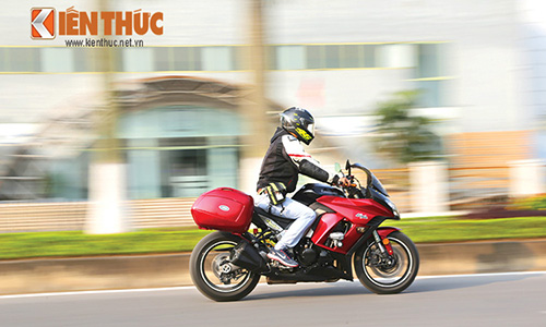 Soi xế nổ đa năng 1000cc nhà Kawasaki trên đất Việt